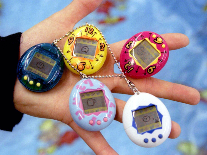 1997: Tamagotchi