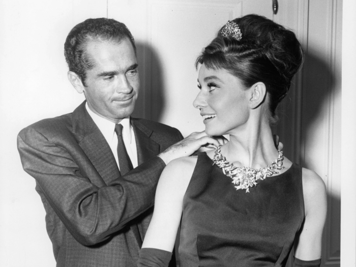 To commemorate the start of filming, Henry B. Platt — the great-grandson of founder Charles Lewis Tiffany — affixed a Tiffany necklace on Audrey Hepburn.