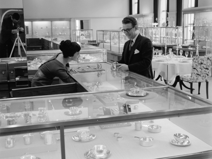 Over the next few decades, Tiffany established itself as the "world