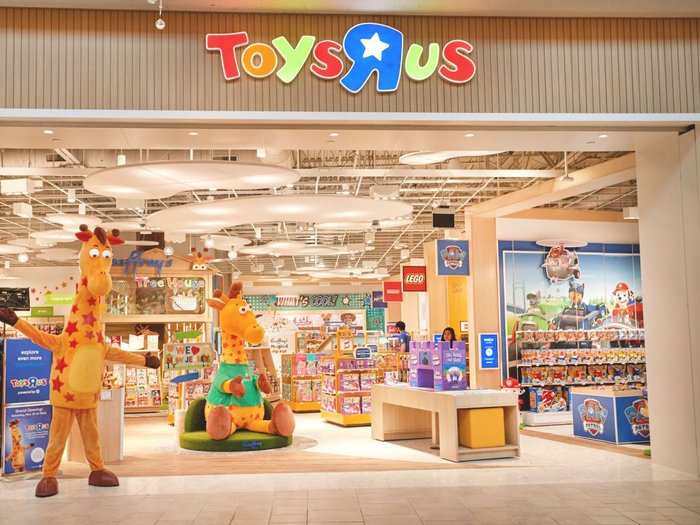 See inside the Toys R Us revival's first new store, where sensors track ...