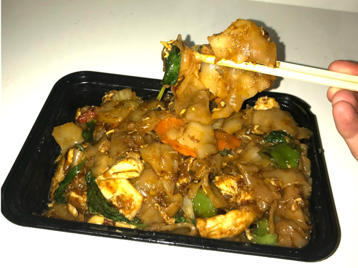 The drunken noodles I ordered were still hot, and utensils were included. Five stars.