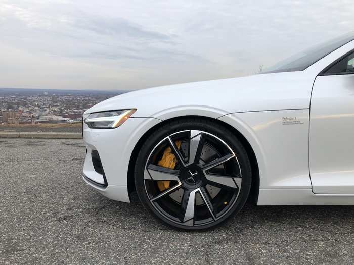 The wheels on my tester were gorgeous, and the yellow brake calipers were a cool touch. The Polestar 1, being a hybrid, utilized regenerative braking to reclaim power.