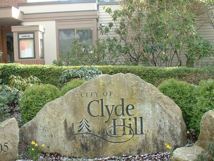 The richest town in Washington is Clyde Hill.