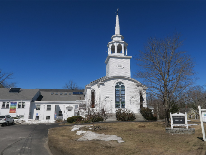 The richest town in Maine is Cumberland Center.