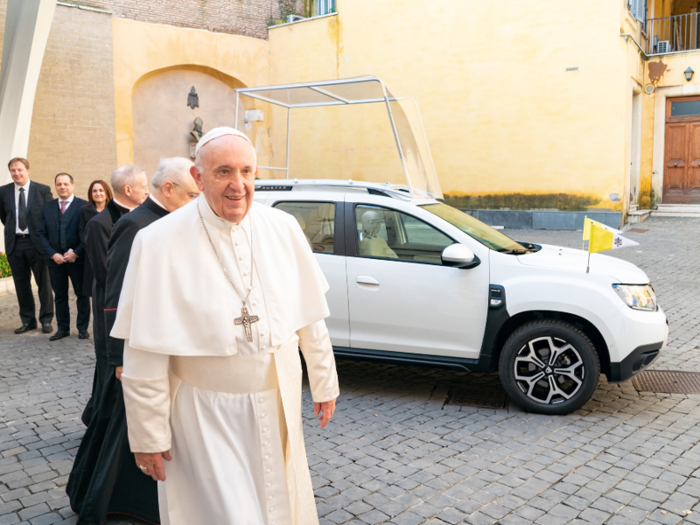 Groupe Renault also gifted a Dacia Duster four-by-four to Pope Francis in late November.