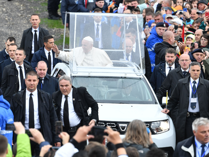 A custom Dacia Duster was designed specifically for the Pope