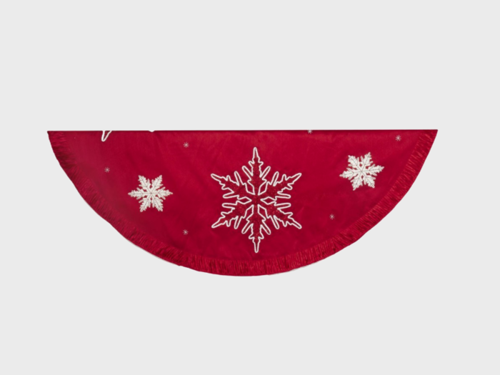 The best large tree skirt