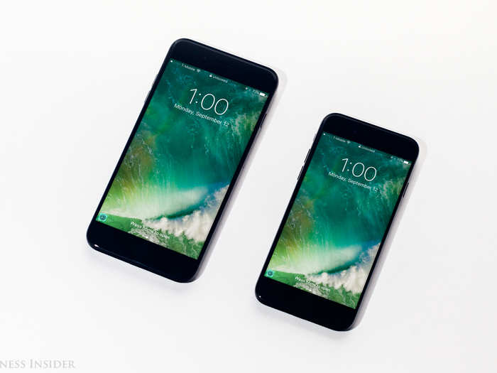 iPhone 7 and iPhone 7 Plus (2016)