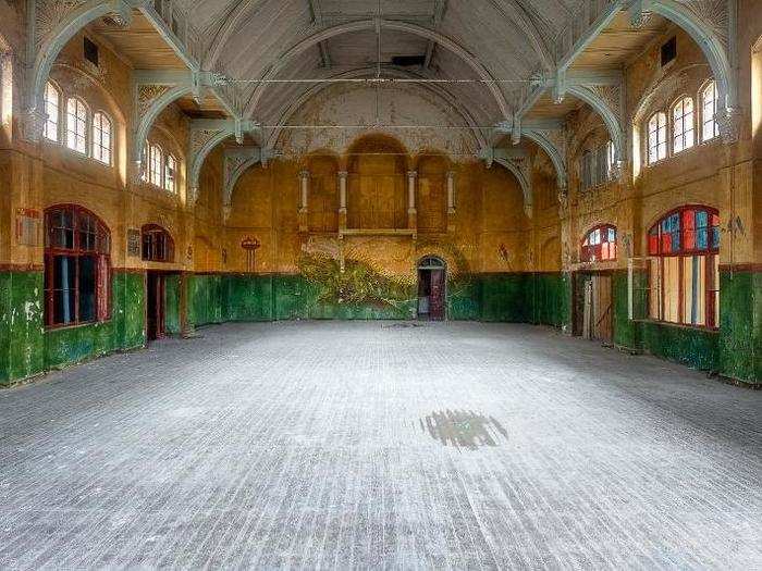 One of the buildings within the complex was this colorful gymnasium. Here it is in 2014.