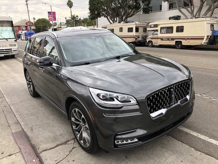 The Aviator is an extremely nice-looking midsize SUV, embodying what Lincoln calls its "quiet flight" brand philosophy, which combines seafaring and airborne motifs.