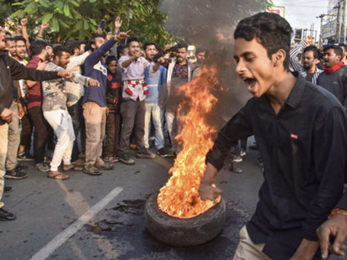 The protesters tried to march towards the state secretariat and burnt tyres on the roads, creating a volatile situation. The police tried to control the unrest by firing rubber bullets and lobbying tear gas shells.