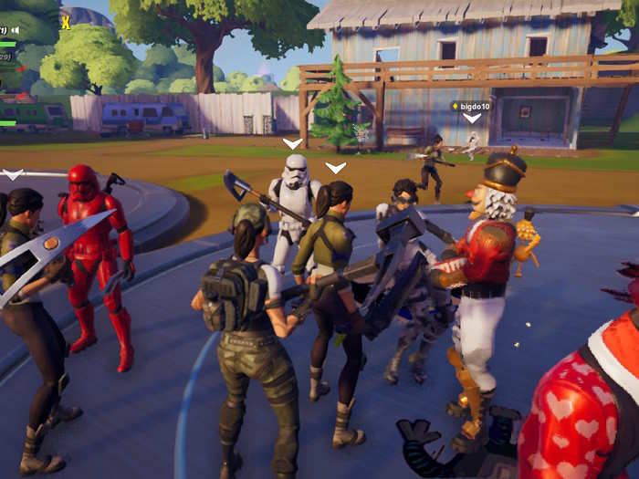 Everyone in my game flew into Risky Reels to settle in for the show. We