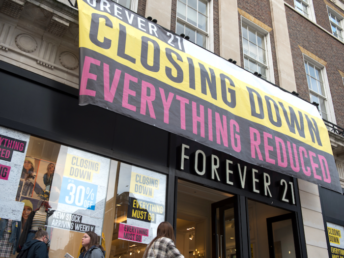 More than 9,300 total stores are expected to close by the end of 2019.