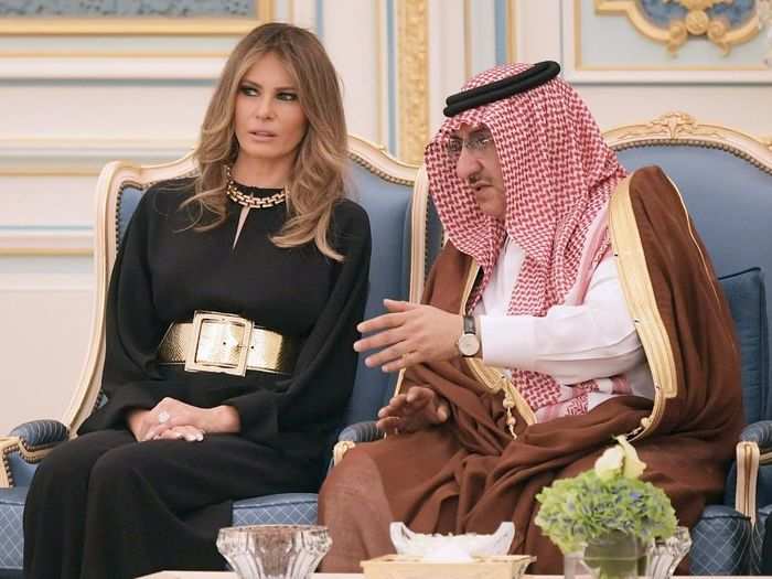 Bennett theorized that the massive gold belt and necklace she wore in Saudi Arabia was a nod to the Kingdom.