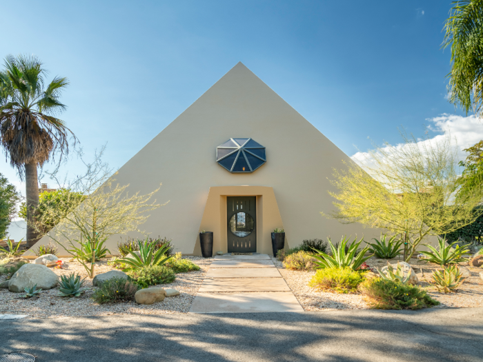 The house spans 3,727 square feet and sits on 2.4 acres of land.