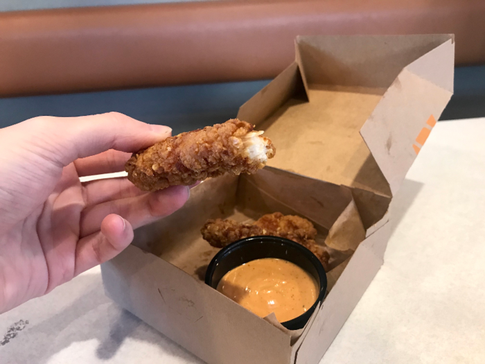 The first bite left me underwhelmed. It was definitely crispy — I could hear myself chewing. It was juicier than I expected, but there was nothing especially distinctive about the chicken tender