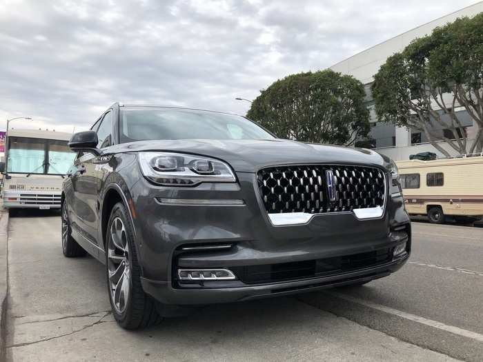 The Aviator is an extremely nice-looking midsize SUV, embodying what Lincoln calls its "quiet flight" brand philosophy, which combines seafaring and airborne motifs.