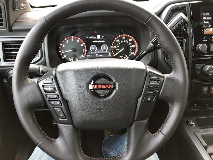 No driver would be surprised with this configuration, but while other automakers have started to update their multifunction steering wheels and instrument clusters for 21st century duty, Nissan is entering the third decade of the millennium with a vibe that