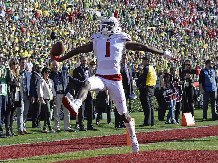 Wide receiver Aron Cruickshank put the Badgers on the board by returning a kick off for a 95-yard touchdown in the first quarter.