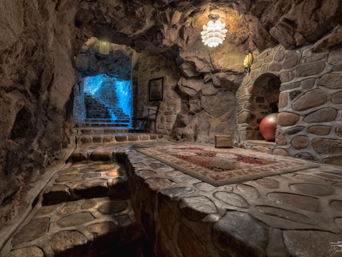 According to HGTV, the cave