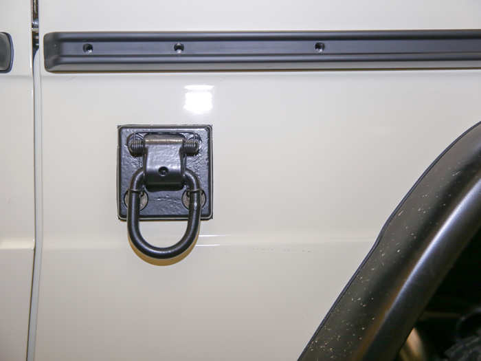 Side hooks allow it to be dropped from a helicopter.