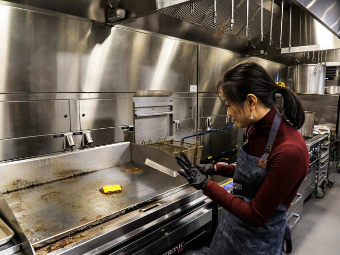 Shake Shack cooks switch spatulas for flipping patties and taking them off the grill. This is to keep dairy-contaminated cookware separate from dairy-free cookware.