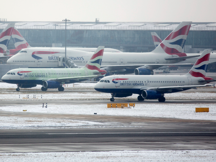 An aircraft with green or orange fluid on its fuselage indicates that it either de-ice or anti-ice fluid has been applied.