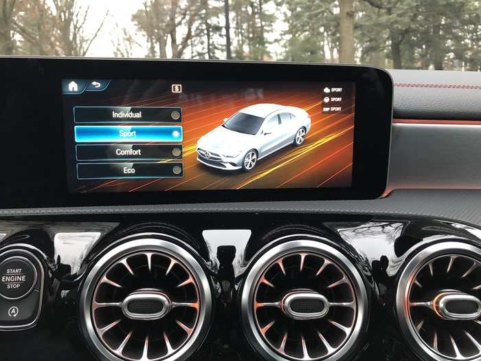 The screen also keeps you posted on your drive-mode configuration.