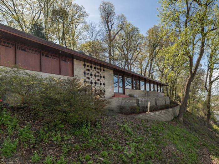 In 2000, he bought The Marden House, designed by Frank Lloyd Wright, for $2.5 million.