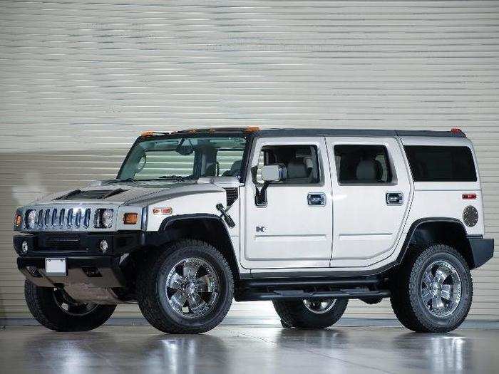 In 2002, GM introduced the smaller Hummer H2. It featured similar styling to the H1, but came with a lower price tag.