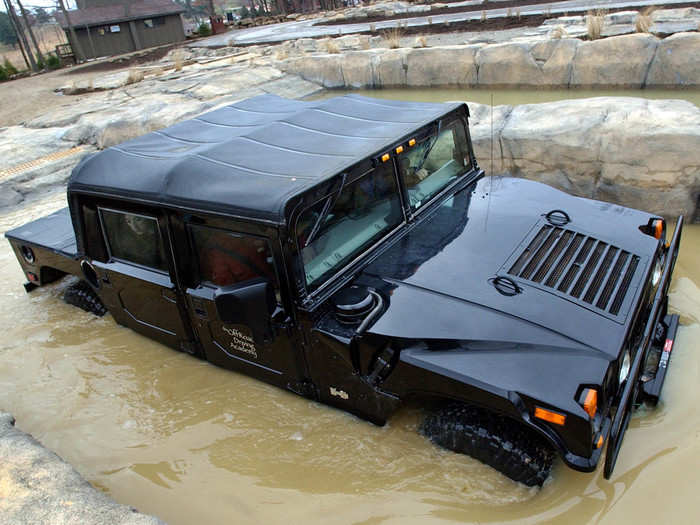 It was a force off road due to its locking differentials, high-torque diesel engine options, and central tire inflation system that allowed drivers to adjust tire pressure on the go.