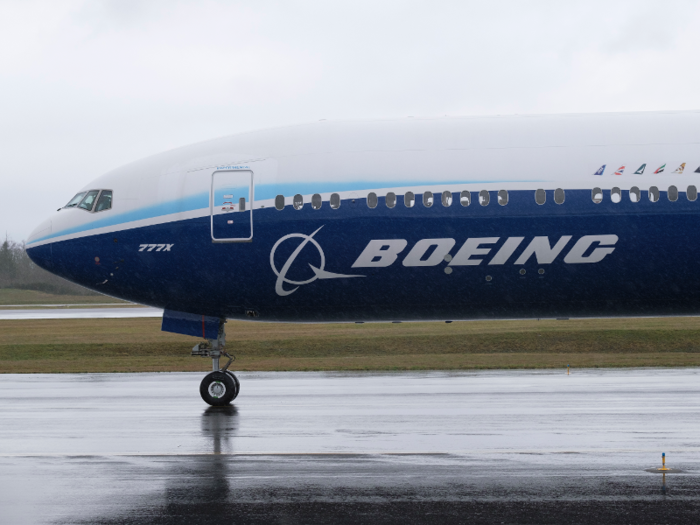 The fuel-efficient measures of the aircraft lead Boeing to boast that it will offer 10 percent less fuel burn, emissions, and operating costs.