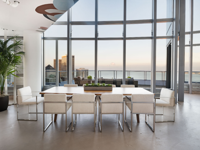 Penthouse 41A is wrapped by a 250-foot glass facade. You get complete 360-degree views of the city and the bay.