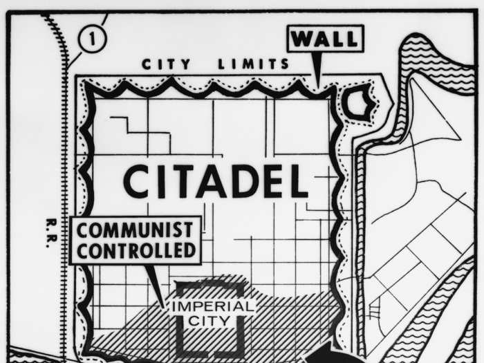 Q: The city itself was a factor in the battle as much as anything else. How did its geography and its layout, particularly the river and the Citadel, affect how the battle unfolded?