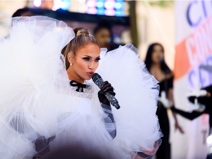 Over/Under 2.5 wardrobe changes for Jennifer Lopez?