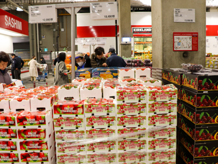 Sales of fresh food at this warehouse increased 14% in the last year, according to Goo.