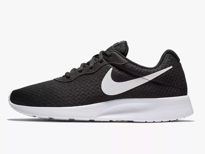 3. Nike Tanjun