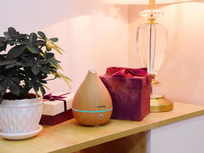 A compact and simple aromatherapy diffuser