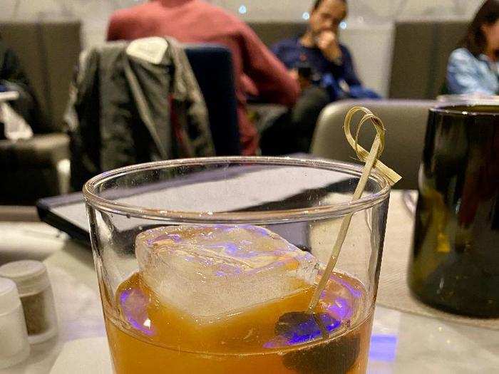 We sat down at the restaurant, and I ordered the United Old Fashioned — it turned out to be a good choice.