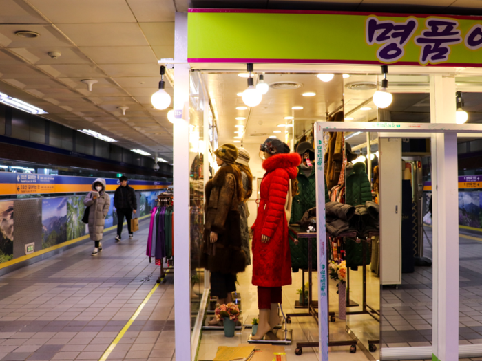 The signs also help because many of the stations themselves are massive, housing underground shopping centers before and after fare control (where riders swipe into the subway).