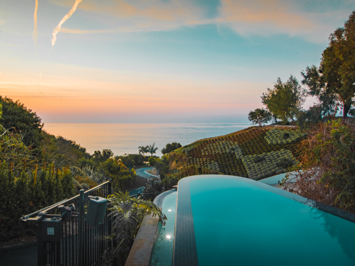 ... and an infinity pool that overlooks the ocean.