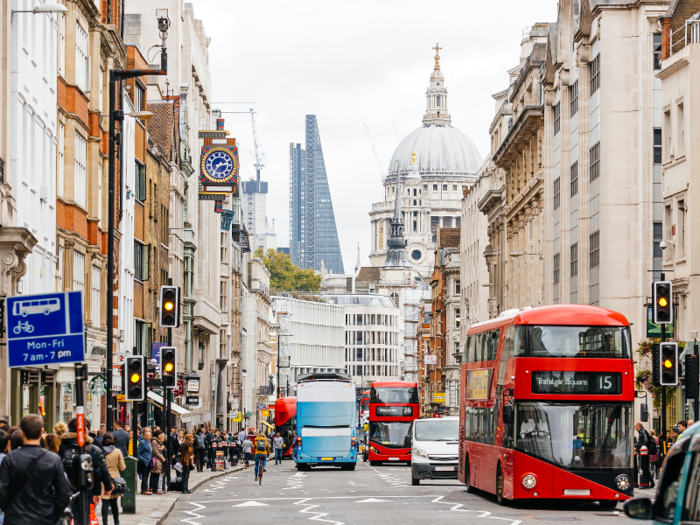 9. United Kingdom: 27.0% of children with parents in the top quarter ended up in the bottom half.