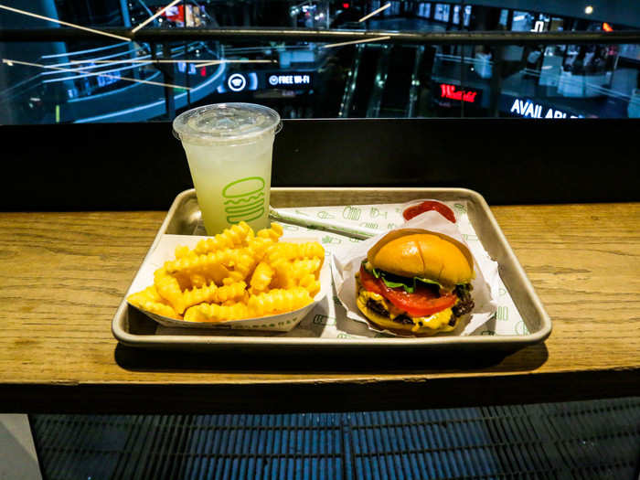  I got a ShackBurger ($5.99), fries ($3.09), and a cup of Shack-made lemonade ($3.09). It was pricier than In-N-Out. Would that price bump be worth it? 