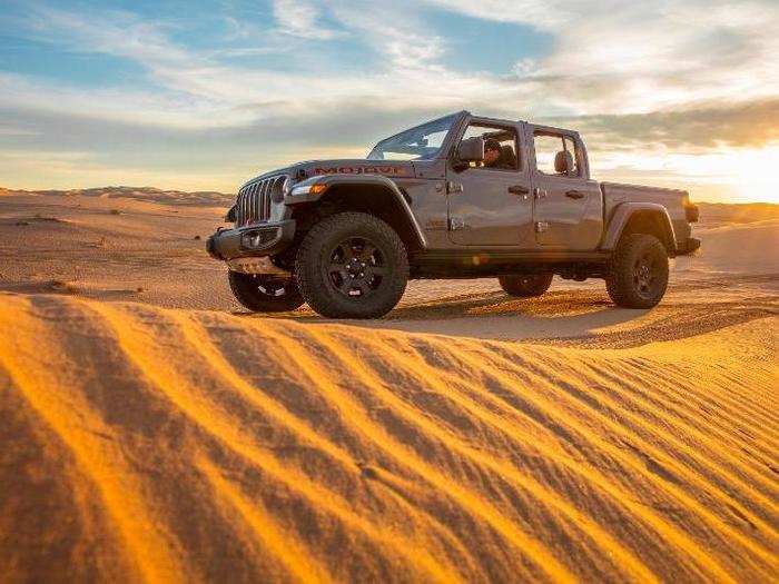 Jeep also gave the Mojave a one-inch front suspension lift to improve approach angle and ground clearance.