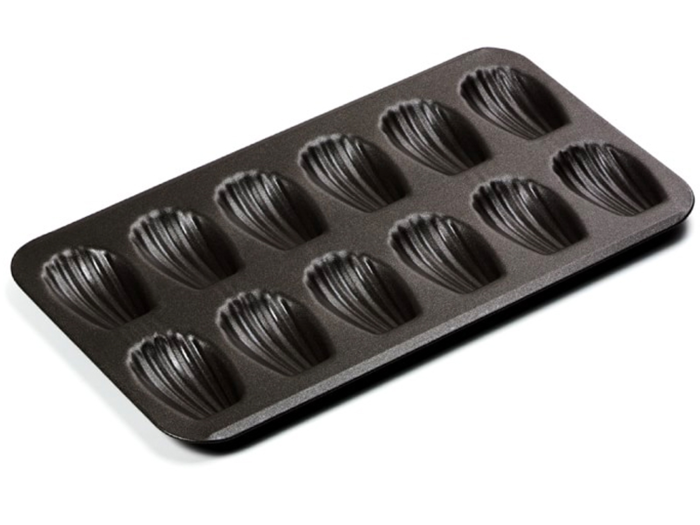 A madeleine pan with more than one use case