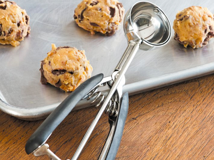 The secret to perfectly shaped chocolate chip cookies