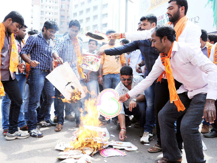 ​Hindu groups are marching the streets to burn and tear up greeting cards. They say it goes against Indian ‘culture’.