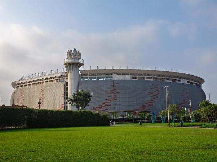 Situated in Lima, Peru, the Estadio Monumental U can welcome up to 80,093