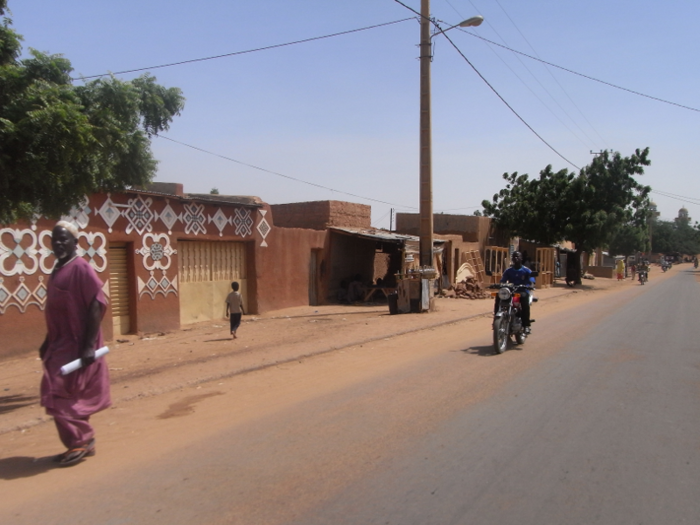 2. Zinder, Niger, has an estimated 2020 population of 489,000 and is projected to grow by 118% to 1,065,000 in 2035.