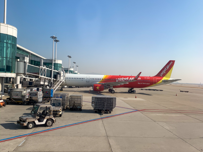 From my window, I caught a glimpse of another Vietjet plane. The airline has some pretty aggressive branding, including the Vietjet.com website written on the airplane